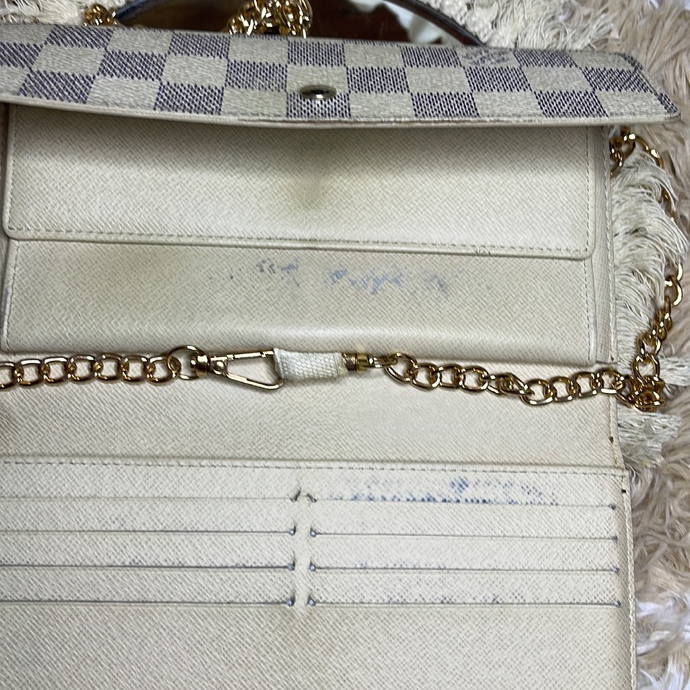 Louis Vuitton Damier International Wallet - Picture 4 of 11